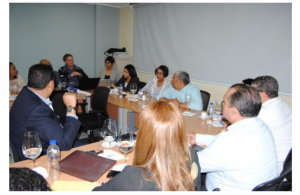 Read more about the article Titular del SNS se reúne con directores hospitales en Santiago