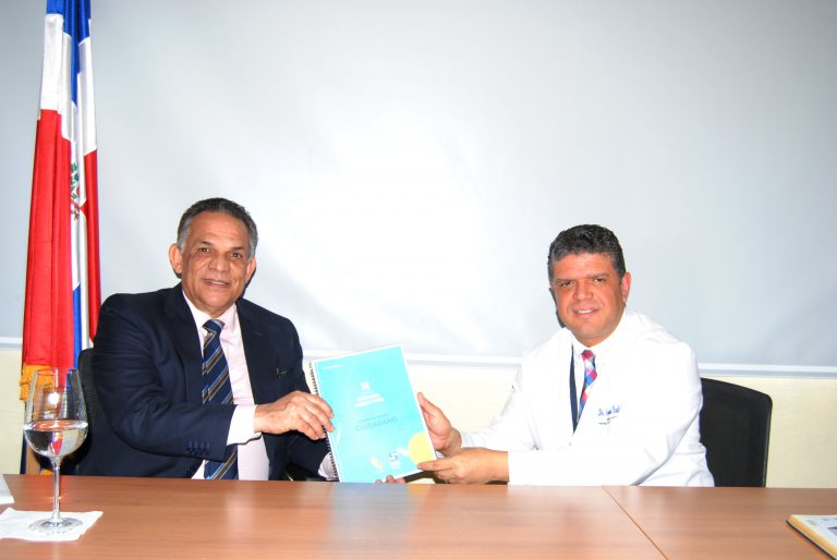 Read more about the article Ministro Ventura Camejo recorre instalaciones hospital Cabral y Báez