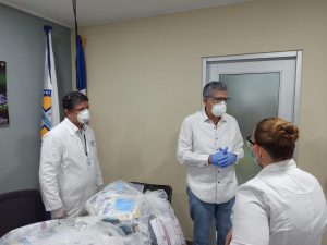 Read more about the article Médico dona Equipos de Protección Pesonal a hospital Cabral y Báez