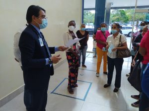 Read more about the article Director Cabral y Báez explica  a pacientes citas no excederán “más de  un mes”