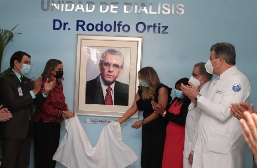 Estamos Avanzando! Hoy, nuestras autoridades sanitarias designaron la Unidad de Di&aacute;lisis con el nombre del doctor Rodolfo Ortiz