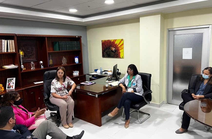 La direcci&oacute;n de Auditoria y Facturaci&oacute;n de este hospital recibi&oacute; a representantes de la ARS Futuro.