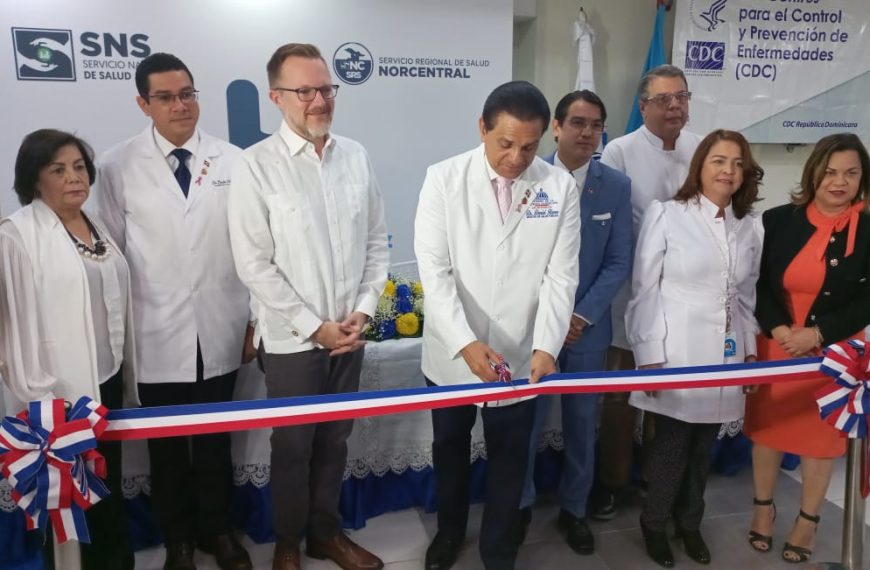 Ministro Salud P&uacute;blica resalta apoyo EE.UU. en la lucha COVID-19