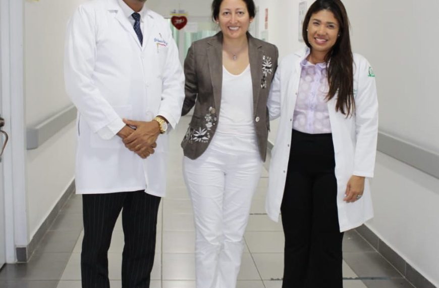 Por vocaci&oacute;n y amor por los dem&aacute;s, Dra Valenzuela