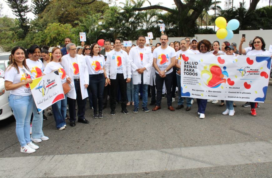 Nefronorte y la Unidad de Di&aacute;lisis del Cabral y B&aacute;ez realizan caminata de concientizaci&oacute;n por la salud de los ri&ntilde;&oacute;nes.