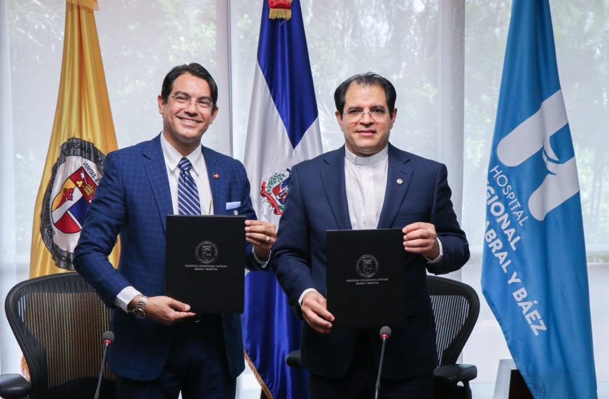 PUCMM y el HRUJMCB firman acuerdo de colaboraci&oacute;n interinstitucional