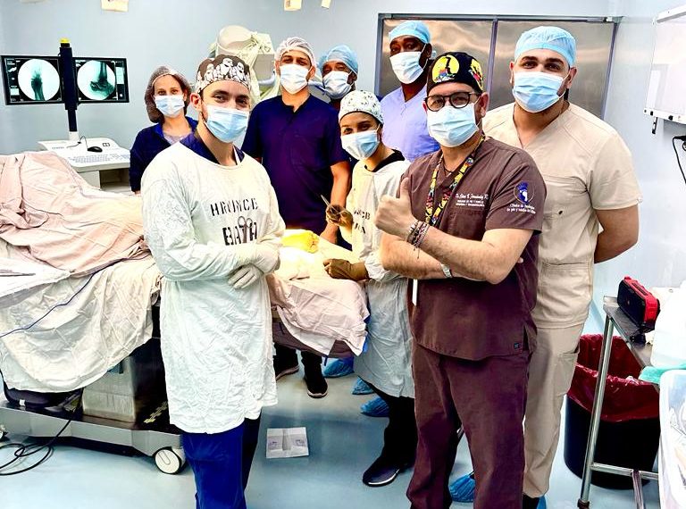 Departamento de ortopedia realiza procedimiento de &uacute;ltima generaci&oacute;n