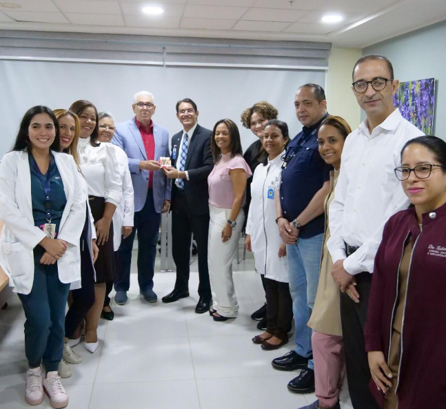 Read more about the article Hospital Cabral y Báez anuncia programa de implantes Dentales
