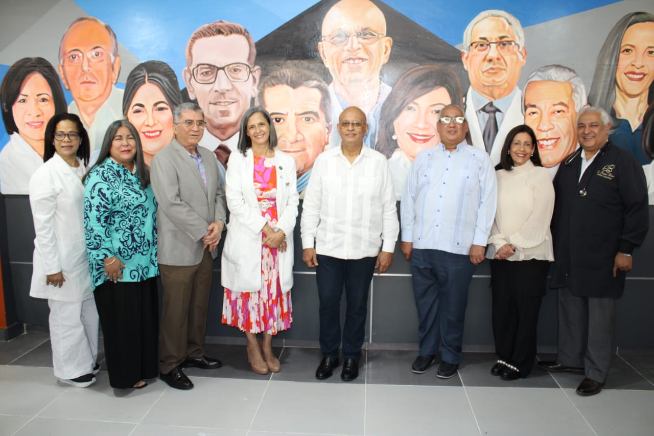 Read more about the article El Departamento de Medicina Interna de nuestra institución ha develado un magnífico mural como tributo los médicos internistas.
