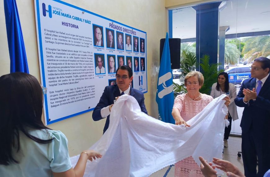 Inauguran Galer&iacute;a de Pasados Directores en el Cabral y B&aacute;ez