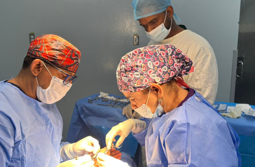 Hospital Cabral y B&aacute;ez y Sociedad de Angiolog&iacute;a y Cirug&iacute;a Vascular realizan jornada en favor de pacientes renales