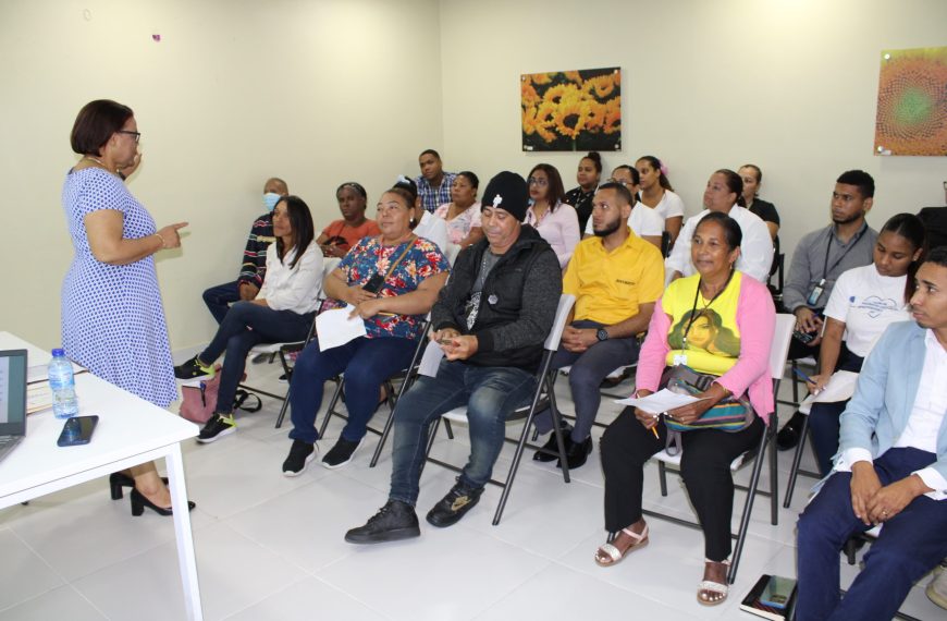 Nos estamos capacitando para mejorar nuestra eficiencia y brindar un servicio de mayor calidad a nuestros usuarios