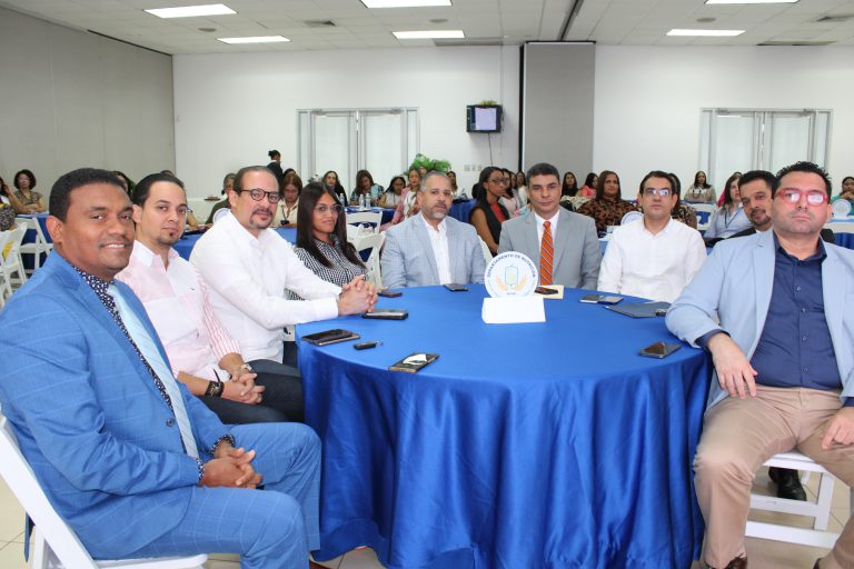 Read more about the article Nuestras autoridades participan de la II Jornada de Nutrición Clínica y Metabolismo, organizada por el departamento de Nutrición