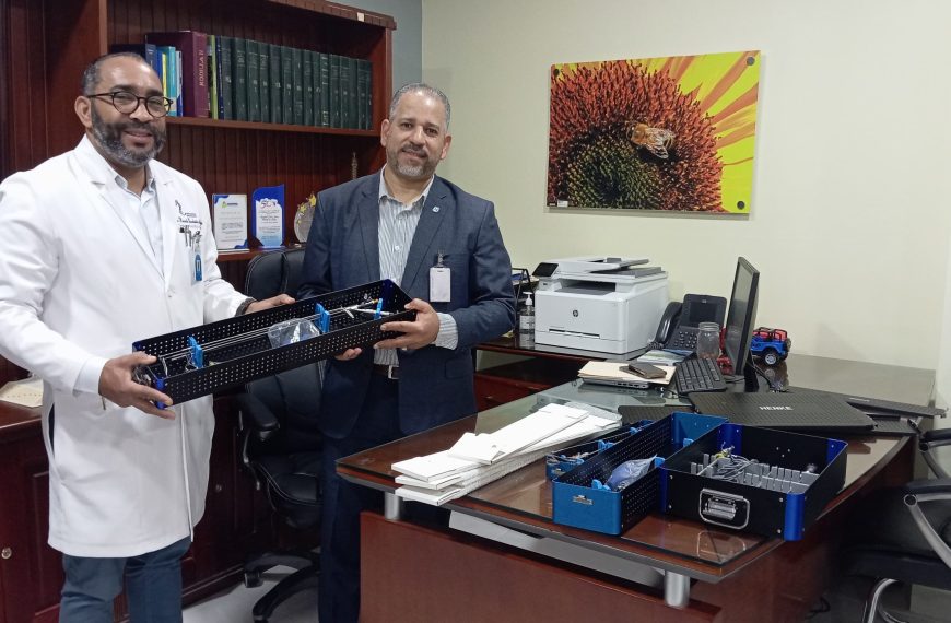 Dr.&nbsp;Bautista fortalece el departamento de Urolog&iacute;a con nuevos equipos endosc&oacute;picos