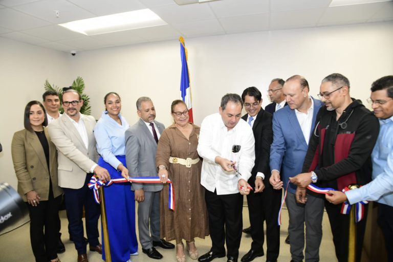 Read more about the article Apertura oficial de la Unidad de Modinamia en el Hospital Cabral y Báez