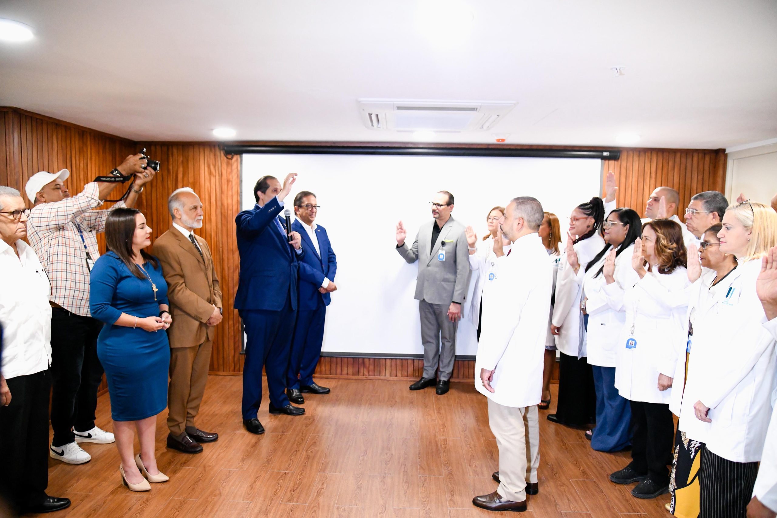Read more about the article <em>CNT e INCORT juramentan el Comité Hospitalario de Trasplante del Hospital Regional José María Cabral y Báez</em>
