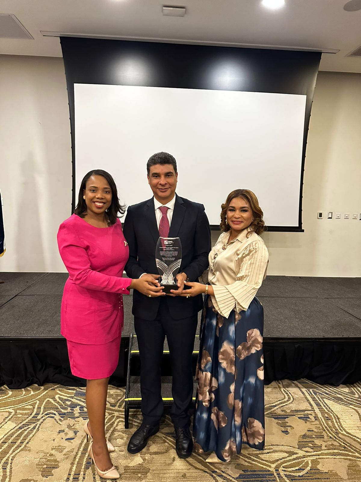 Read more about the article <strong>Departamento de Nutrición del Hospital Cabral y Báez obtiene primer lugar nacional en Premios a la Calidad del SNS 2025</strong>