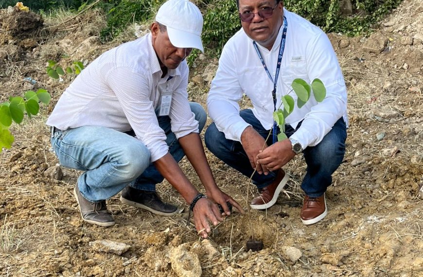 Salud Ocupacional y Medio Ambiente realizan jornada ambiental en el sector Los Pepines